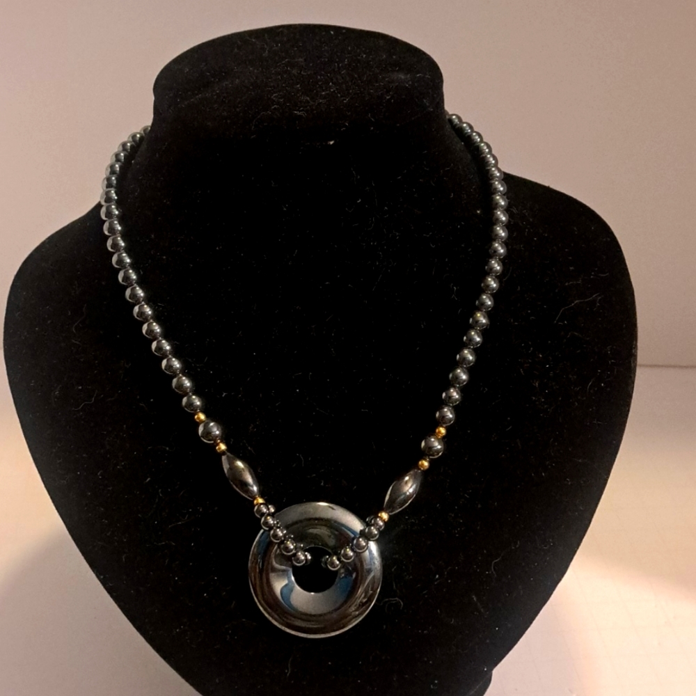 Woman's necklace